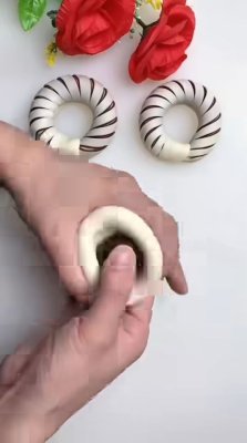 Perfect &amp; simple way to shape dough ✨ | Food Garnish and Arts
#FoodGarnish #DoughArt #CookingTips #KitchenHacks #FoodPresentation