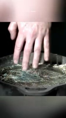 🔥 هل يمكنك لمس الرصاص المنصهر دون أن تحترق؟ تجربة مذهلة!

#تجارب #علوم #حقائق_مذهلة #غرائب #اكتشف #ترند #محتوى_مفيد #shorts